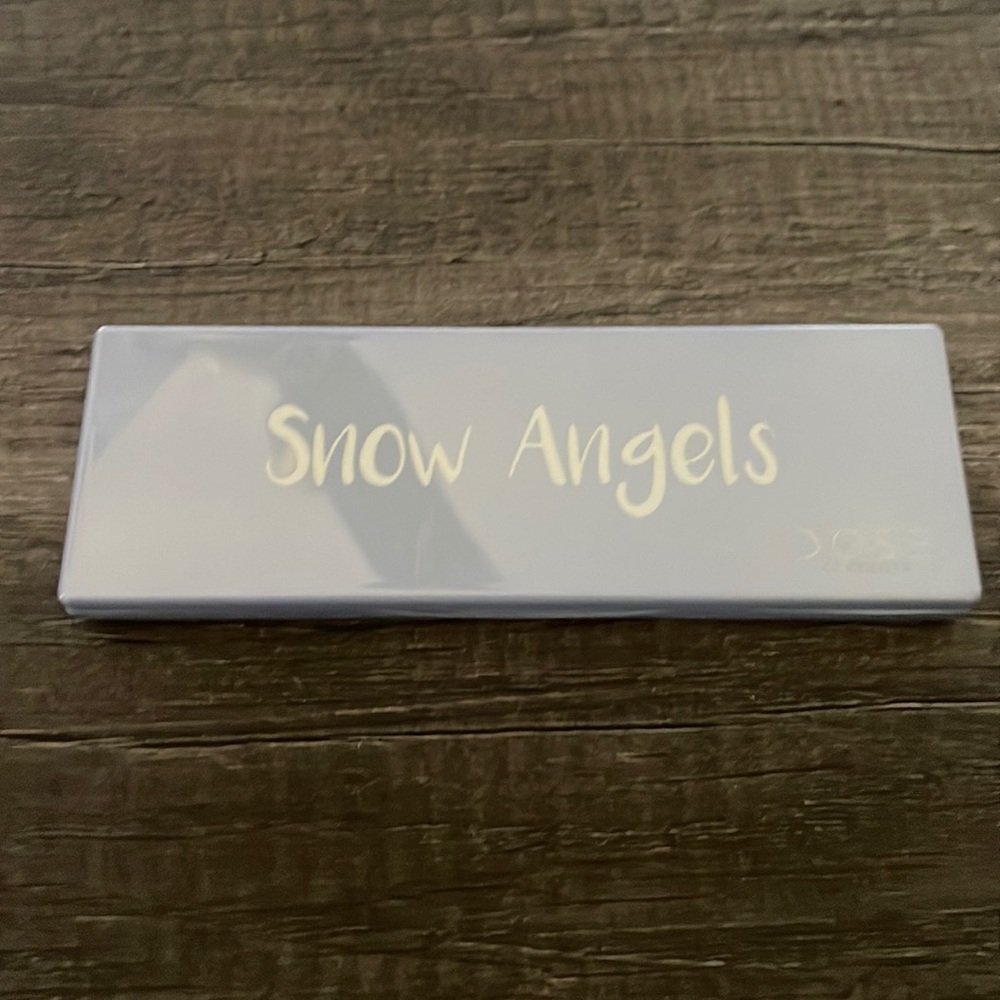 Snow Angels eye shadow palette